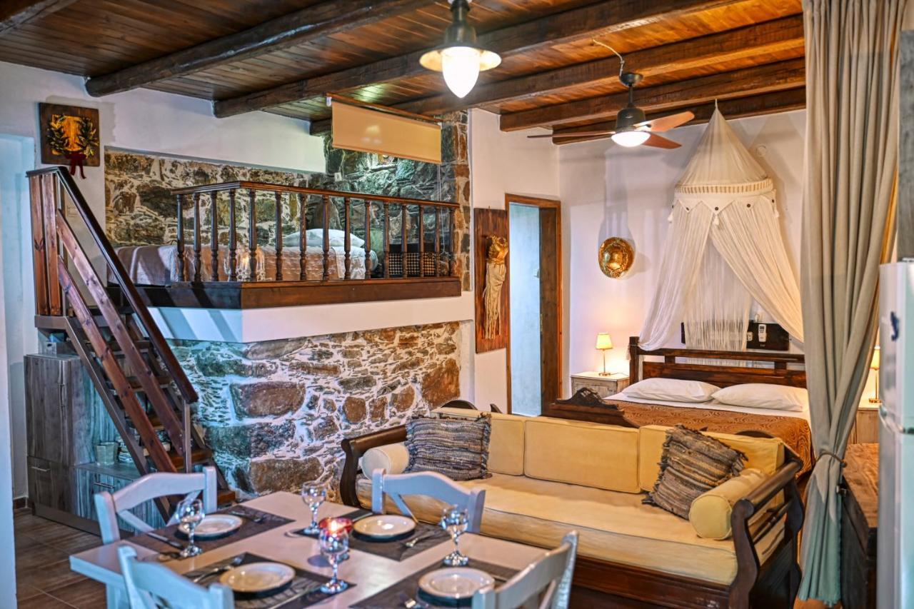 "Pefkopetro" Traditional House Keramotí Buitenkant foto