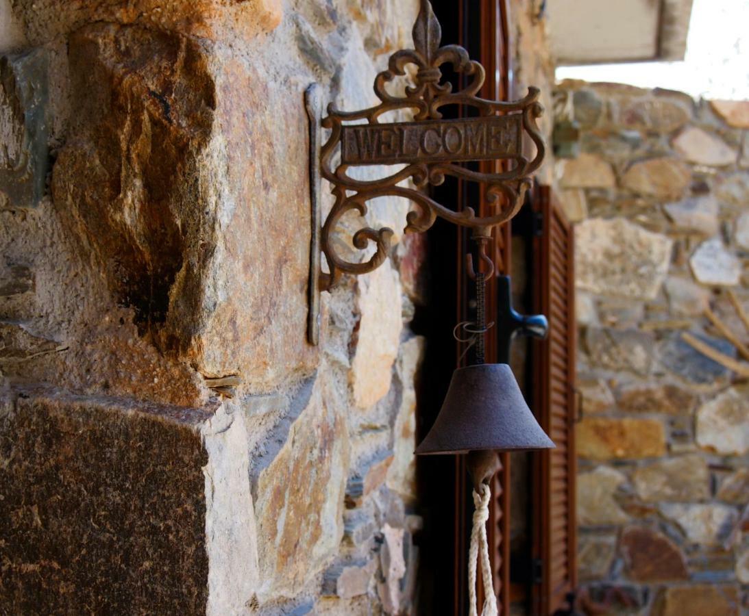 "Pefkopetro" Traditional House Keramotí Buitenkant foto
